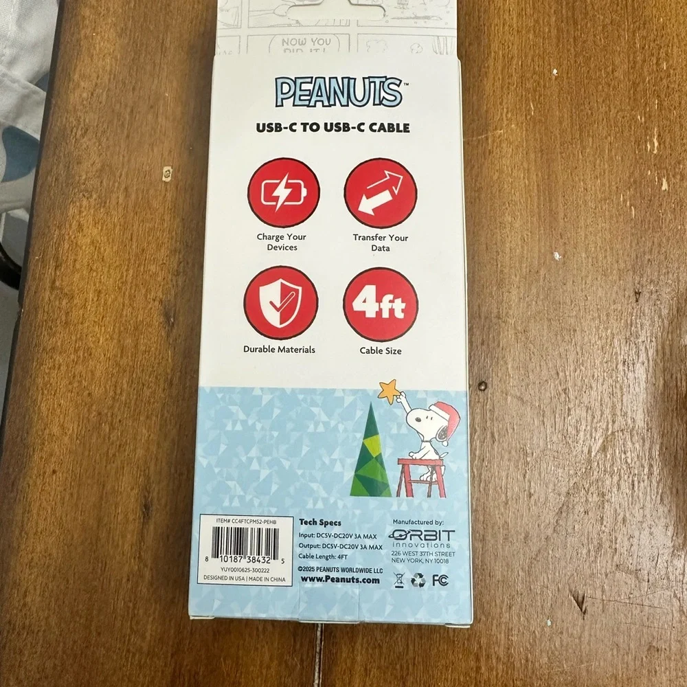 Peanuts USB-C to USB-C Cable - Holiday Snoopy Design